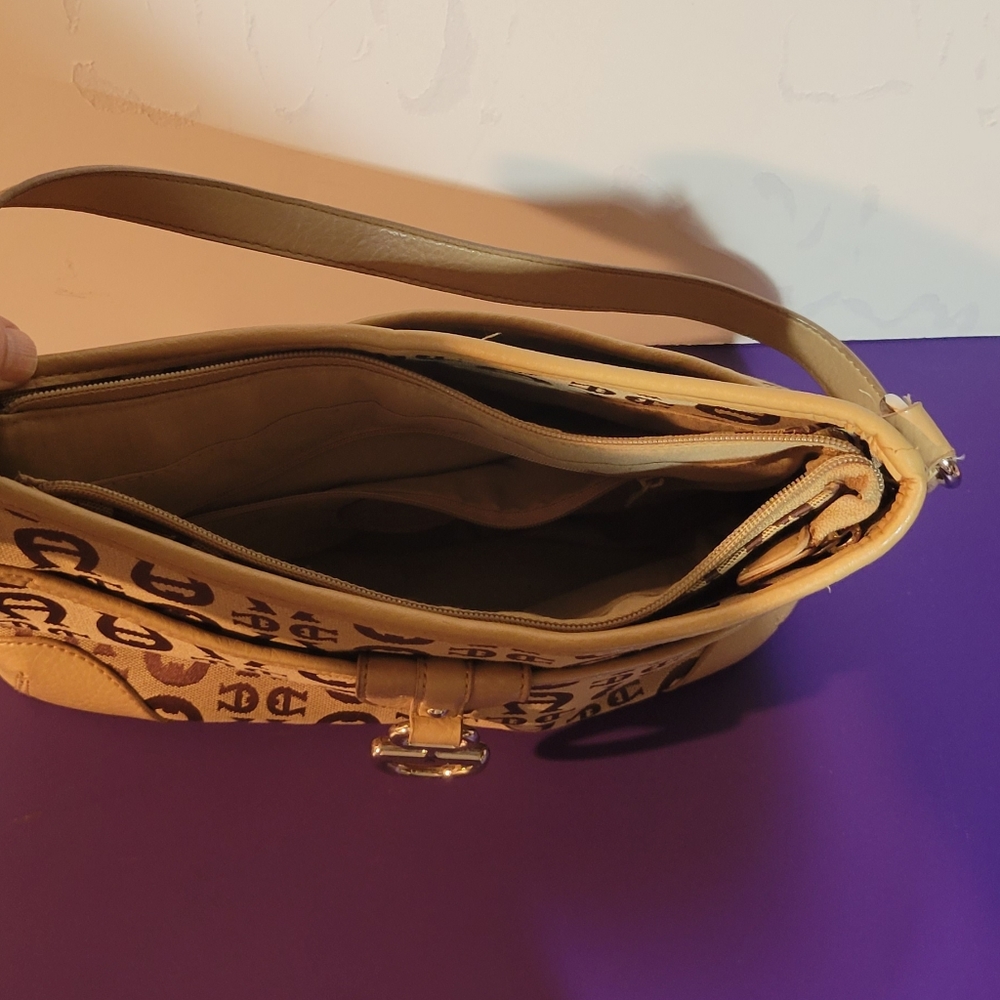 Vintage Etienne Aigner style Purse - Picture 3 of 7